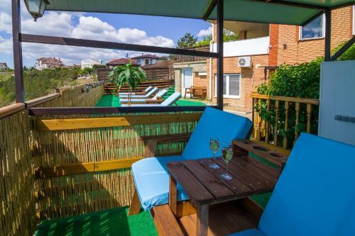 Seaview Apartments