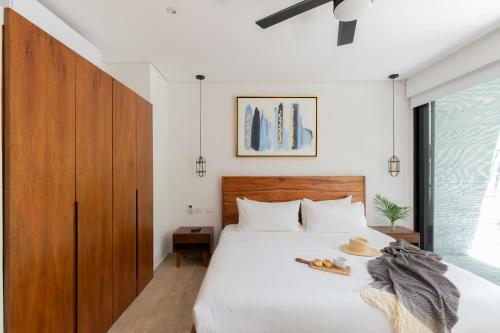 B�ak- C104- Jungle Studio 360� Rooftop Pool And Gym