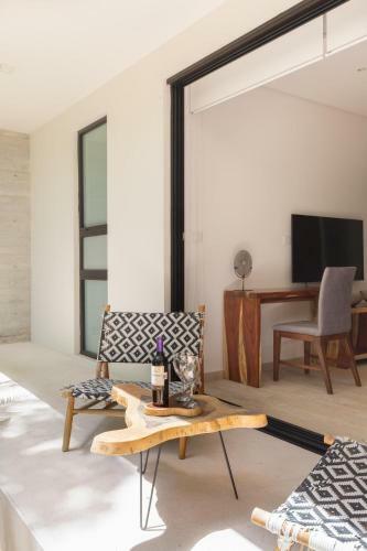 B�ak- C104- Jungle Studio 360� Rooftop Pool And Gym