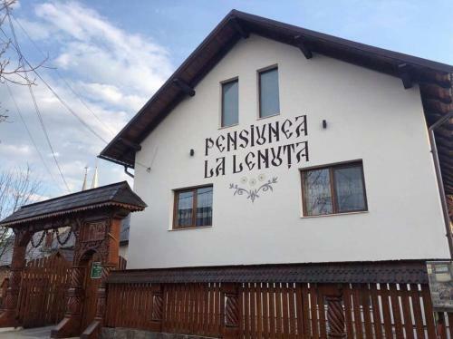 Hostal Pensiunea La Lenuta