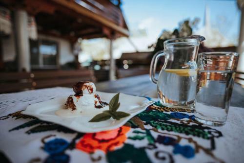 Hostal Pensiunea La Lenuta
