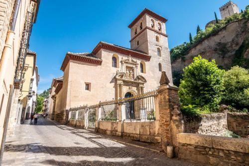 Apartamento Frente A La Alhambra