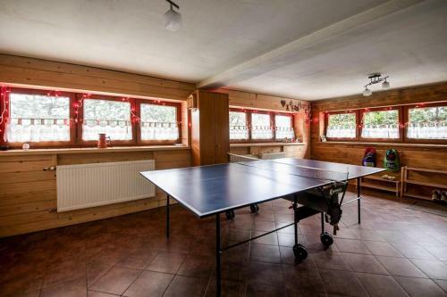 Holiday Home, Stroza