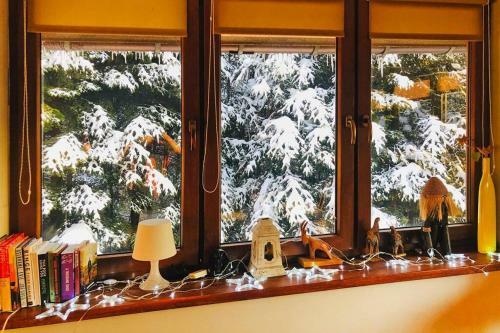 Holiday Home, Stroza