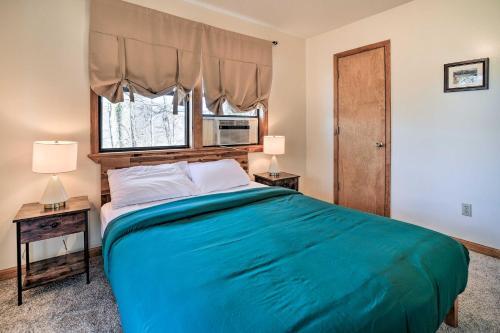Sun-dappled, Pet-friendly Maggie Valley Cabin