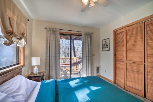 Sun-dappled, Pet-friendly Maggie Valley Cabin