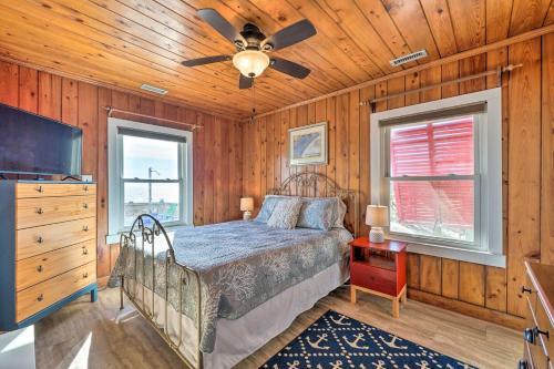 Oceanfront Family Cottage With Beach Access!