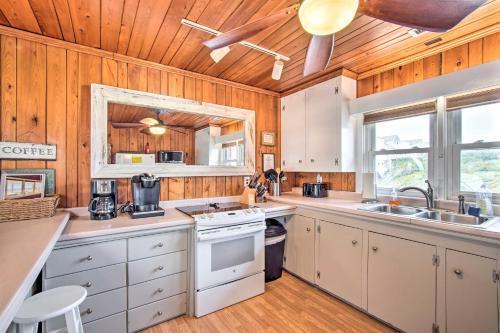 Oceanfront Family Cottage With Beach Access!