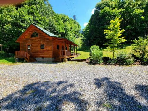 Cozy Cabin Surrounded By Streams