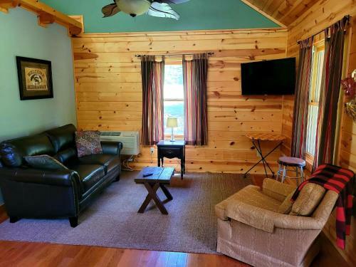 Cozy Cabin Surrounded By Streams