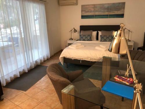 Apartamento Luminous, Street View Studio, Excellent Location