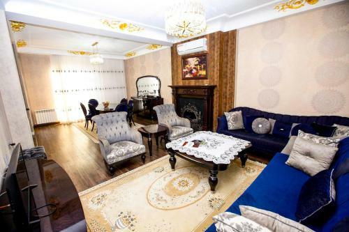 Cheerful 5 Bedroom Villa With Pool