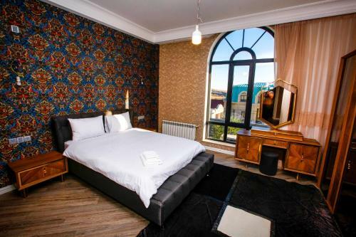 Cheerful 5 Bedroom Villa With Pool