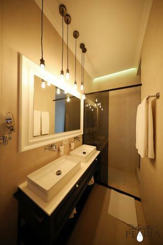 Apartamentos Three Pearls Deluxe Rooms