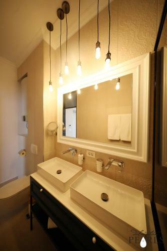 Apartamentos Three Pearls Deluxe Rooms