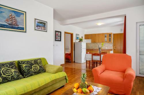 Golden Cape Apartments