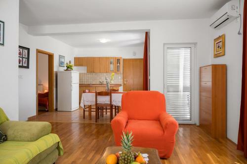 Golden Cape Apartments