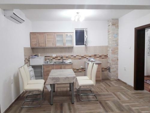 Apartments Mirovica