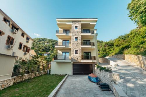 Green Valley Apartments