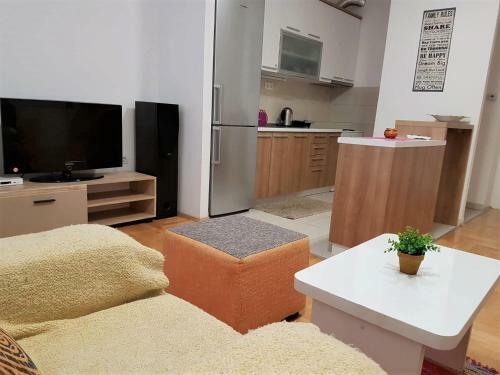 Regina's Apartments