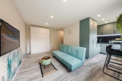 Brand New Central Park & Beach Side Studio Apartment
