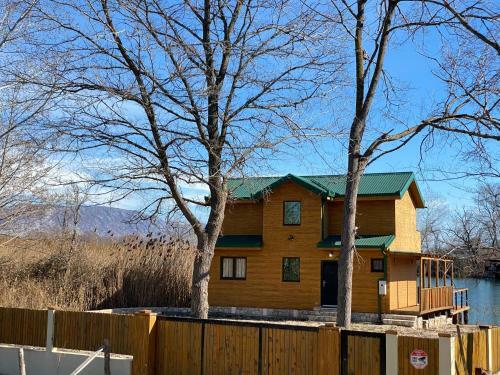 Lake River House Ada Bojana