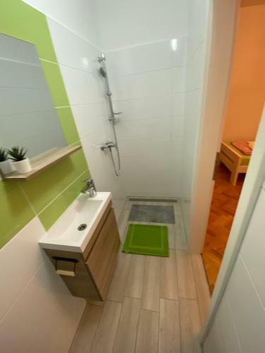 Albergue Sobe Kaki In Kivi
