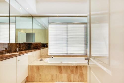 Apartamento Luxury Townhouse With Ocean And Mountain Views