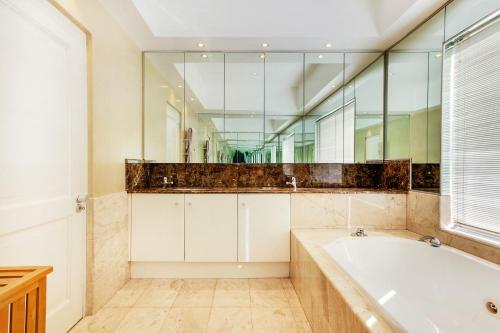 Apartamento Luxury Townhouse With Ocean And Mountain Views