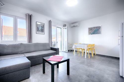 Hostal Apartmani Dule Komiza