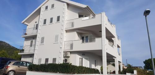 Hvar De Luxe Apartments 1