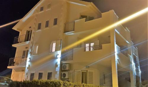 Hvar De Luxe Apartments 1