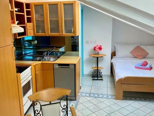 Hostal Apartments Igor