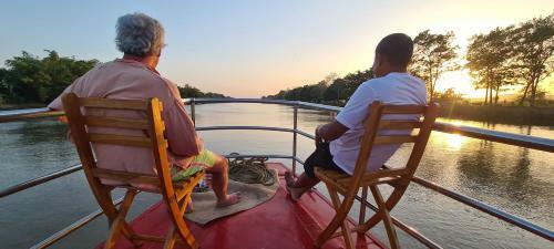 Canoa Cruise