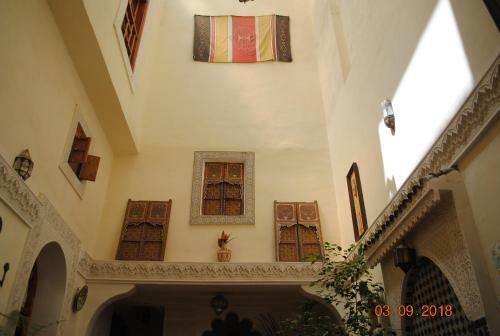 Hostal Dar Mounadim