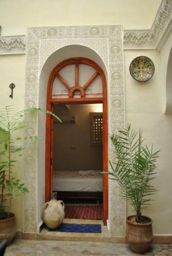 Hostal Dar Mounadim