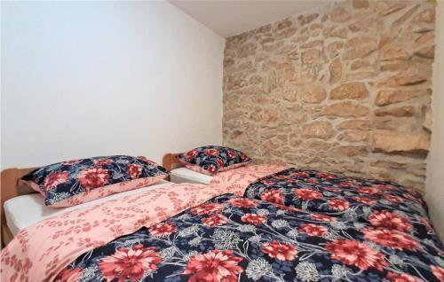 Amazing Apartment In Labin With 2 Bedrooms