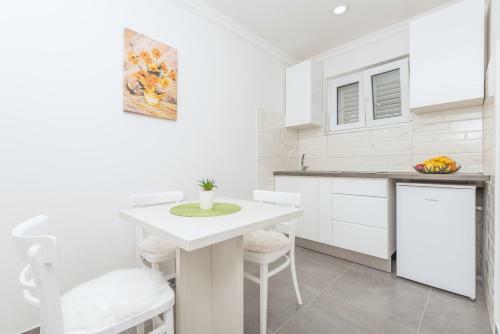 Apartments Petrusic