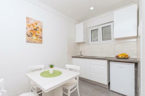 Apartments Petrusic
