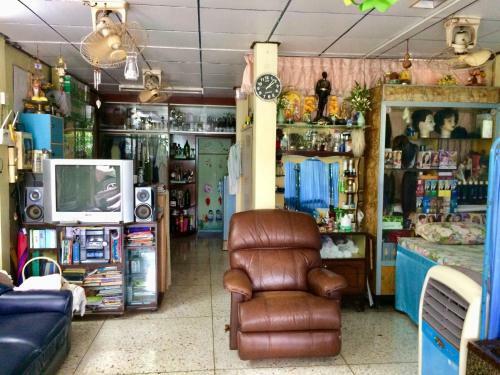 Pee Homestay Lopburi