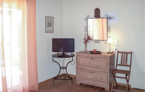 Two-bedroom Holiday Home In Korinthos