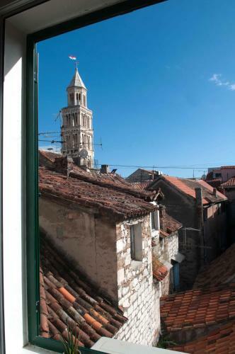 Hostal Buga And Tuga Rooms