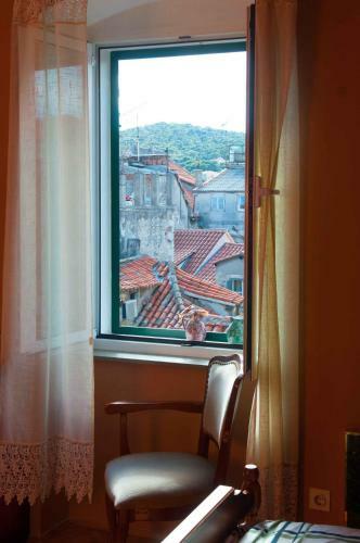 Hostal Buga And Tuga Rooms