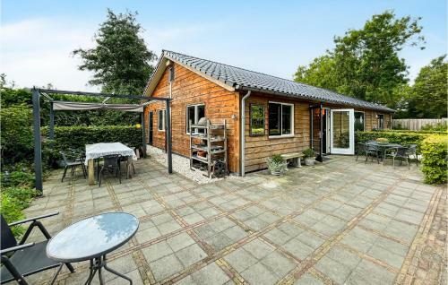 Nice Home In Loosdrecht With Wifi