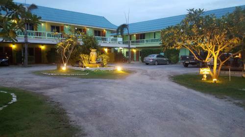 Aparthotel Green View Resort Tha Yang