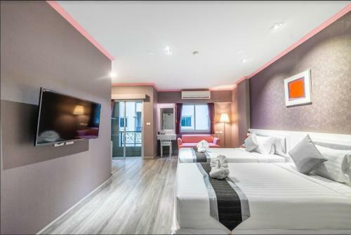 Patra Luxury Hotel