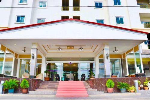 Patra Luxury Hotel