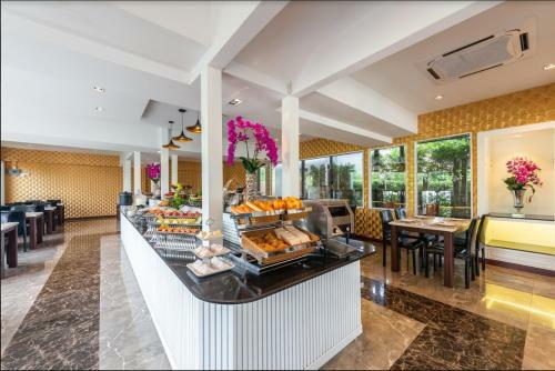 Patra Luxury Hotel