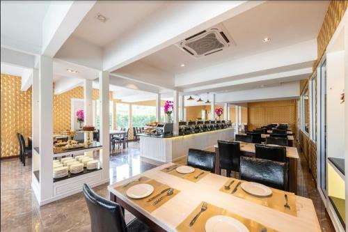 Patra Luxury Hotel