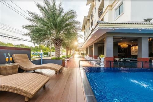 Patra Luxury Hotel